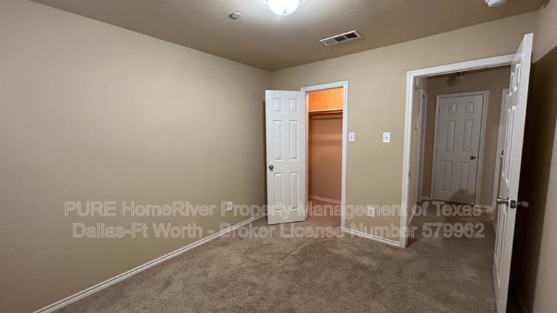 Duncanville House: 611 Oriole Blvd