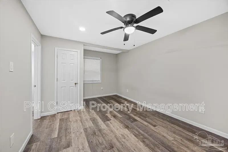 Pensacola House: 3258 Peagler Plaza Rd