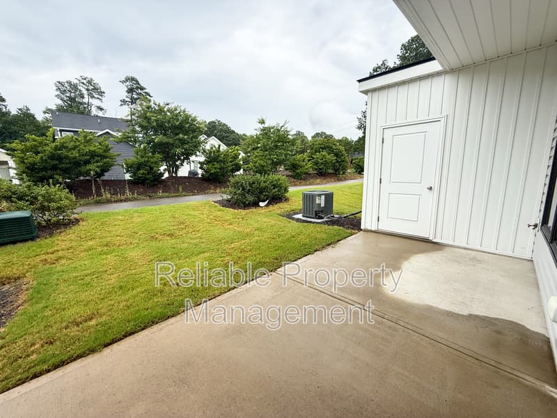 Clayton House: 22 S Laird Dr