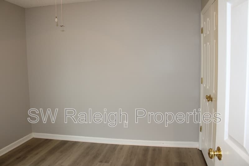 Fuquay-Varina House: 1400 Squire Ridge Drive