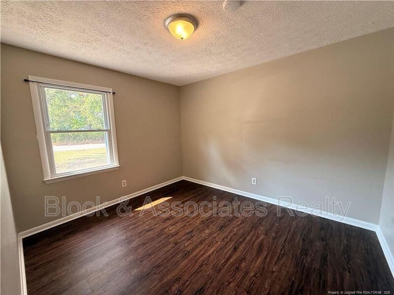Hope Mills House: 4805 Fellows Ct