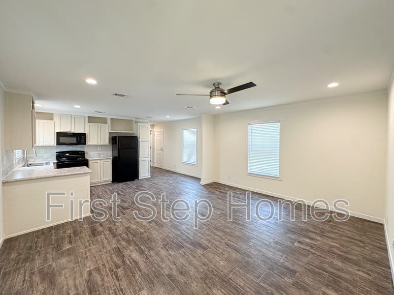 Greenville House: 237 Noriker Dr