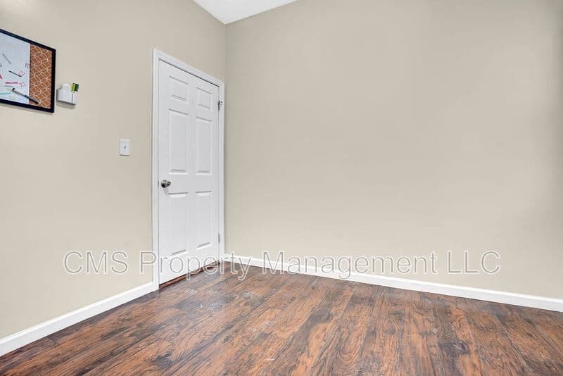 Newark Condo: 142-144 Seymour Ave