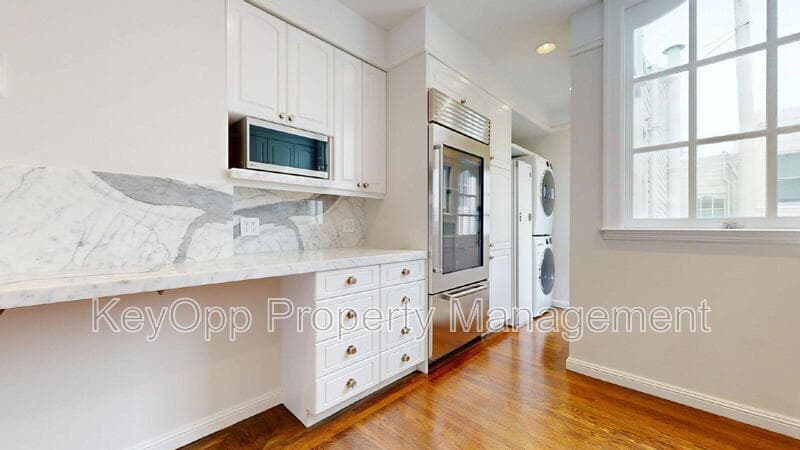 San Francisco Condo: 2250 Green Street