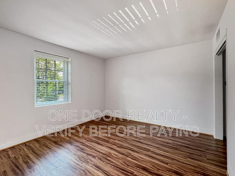 Williamsburg Condo: 732 Scotland Street