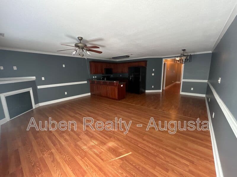 Augusta House: 2078 Reserve Lane