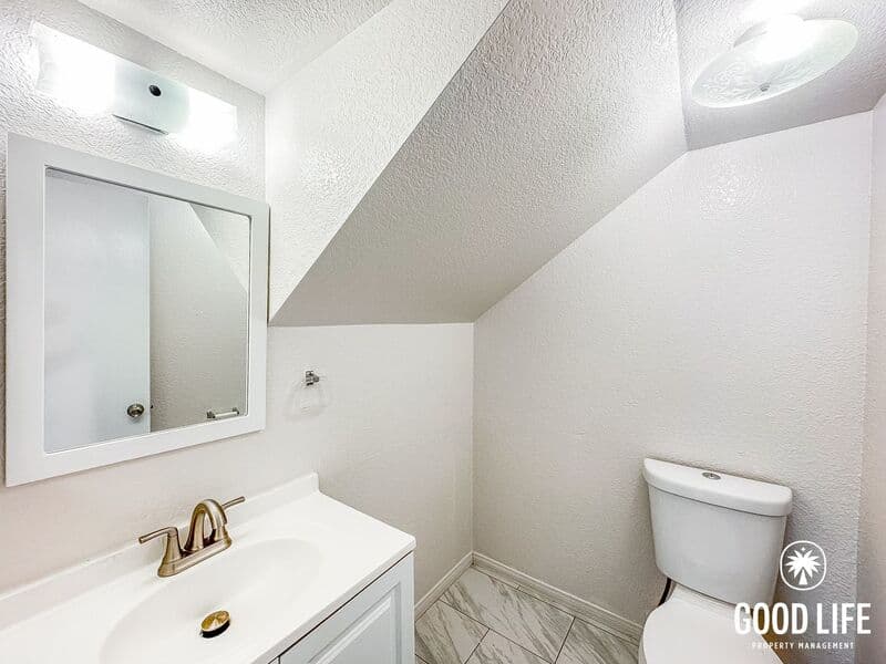 Spring Valley Condo: 2018 Hawkins Way