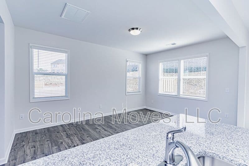 Duncan Townhome: 221 Stone Fruit Court