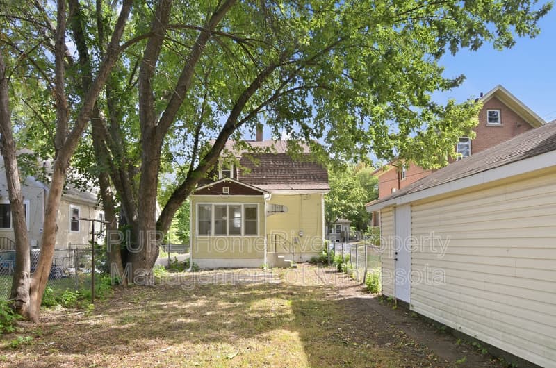 Saint Paul House: 1043 Matilda St