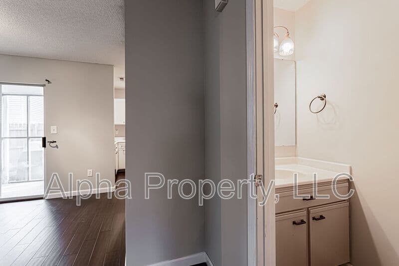Greer House: 105 Brushy Hollow Ln