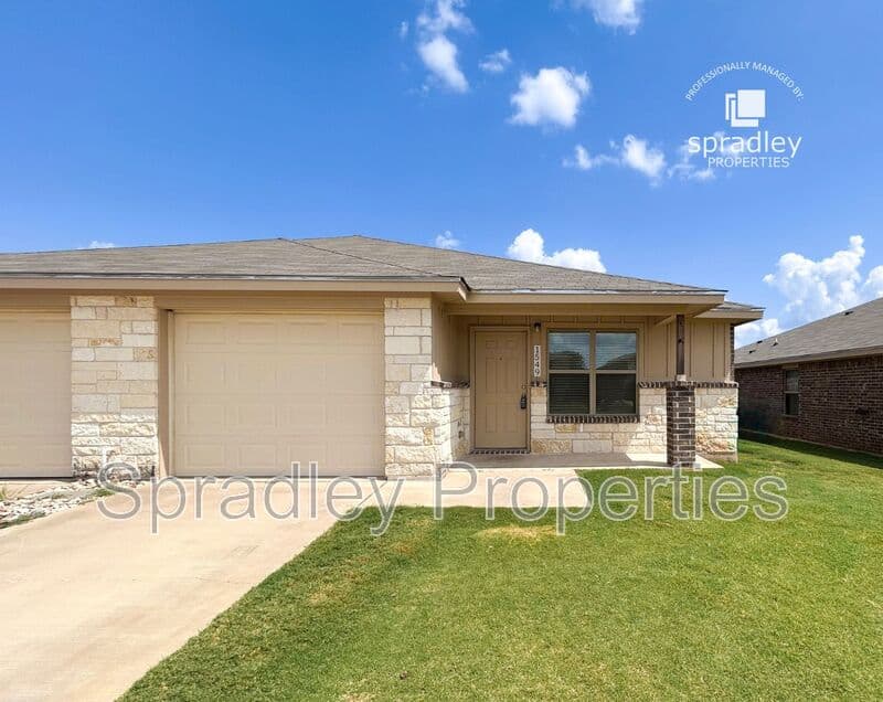 Belton Townhome: 1549 Brady Way