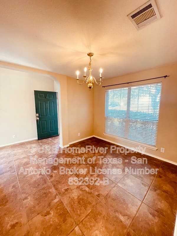 Selma House: 14815 Wilmington
