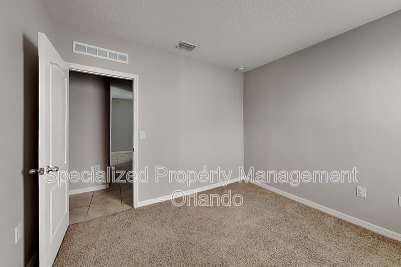 Deland House: 227 Duke Dr