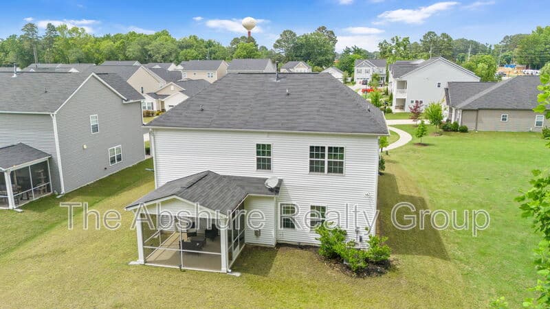 Angier House: 121 Barnwell Loop
