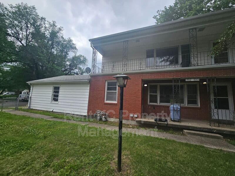 Kansas City House: 800 E 75th Terrace
