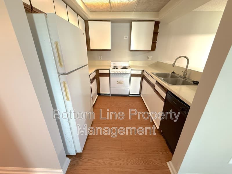Charlotte Condo: 1831 J Julian