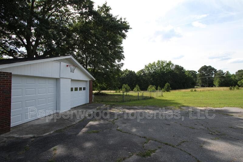 Pauline House: 5408 South Carolina HWY 215