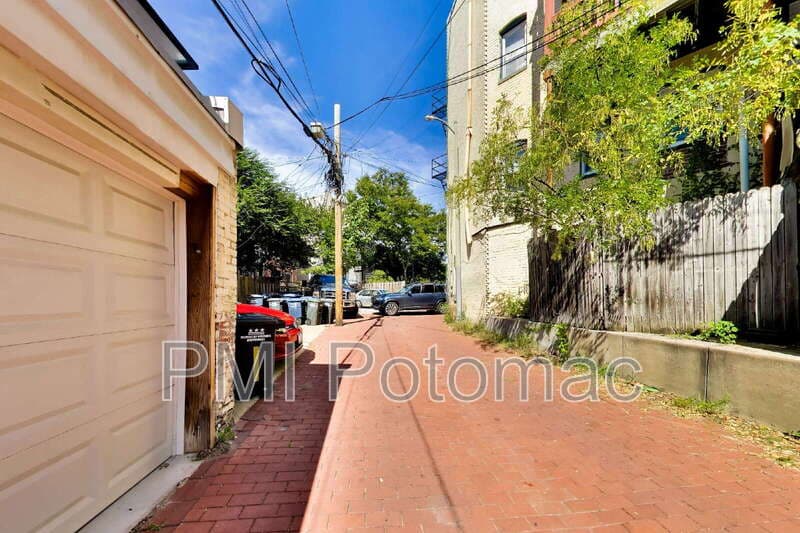 Washington Condo: 1952 Calvert Street Northwest