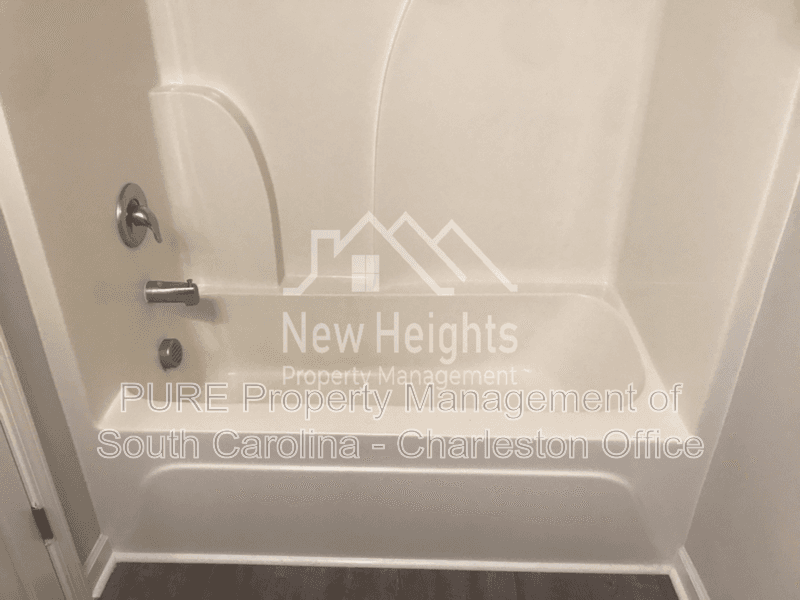Goose Creek House: 160 Buchanan Cir