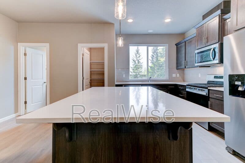 Aloha Townhome: 21367 SW Ortiz Ln