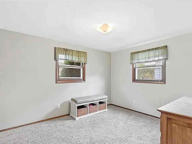 Ashwaubenon House: 2217 Barberry Lane