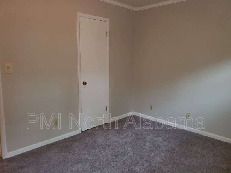 Huntsville House: 3017 Deerfield Rd NW