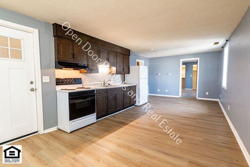 Waterloo Condo: 340 N Wayne st