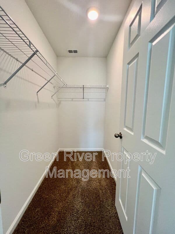 Middleburg House: 827 Rivertree Place