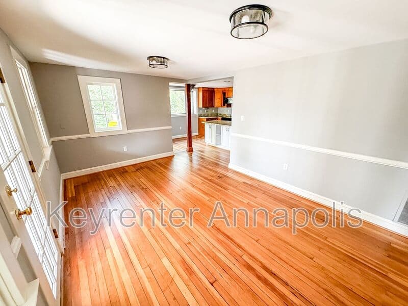 Severna Park House: 612 Holly Ridge Road