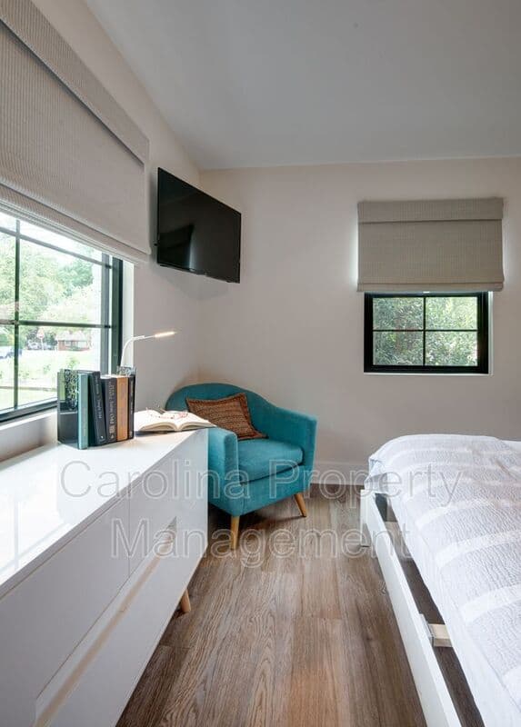 Charlotte House: 3945 Rockfern Rd