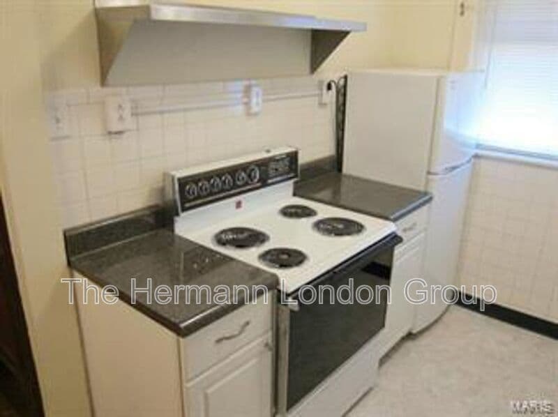 Saint Louis Condo: 4515-4517 Rosa