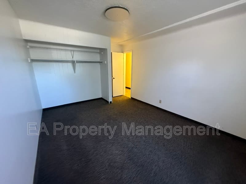 Albuquerque House: 7700 McKnight Ave NE