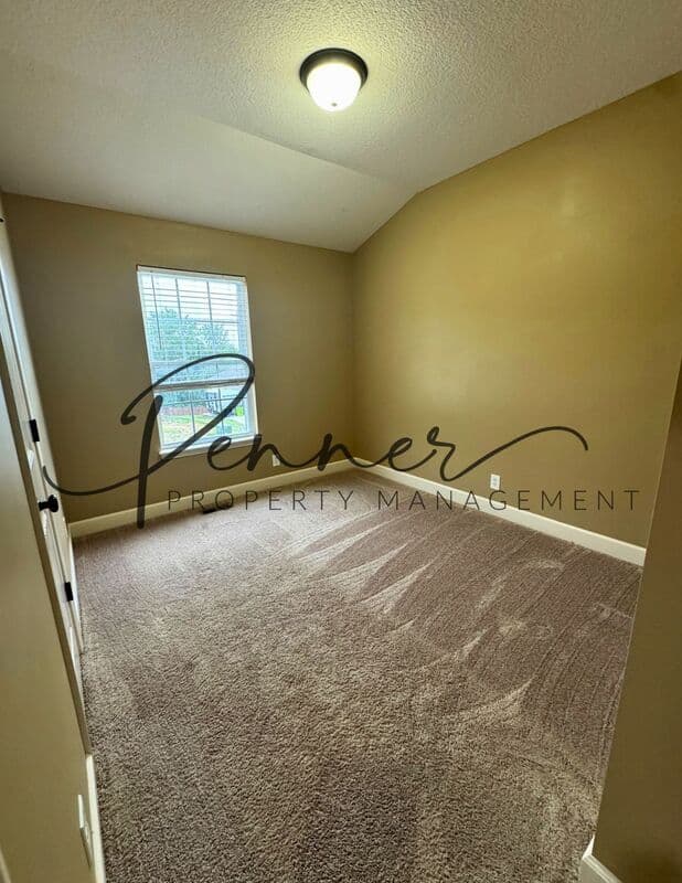 Belton House: 504 Fairway Rd