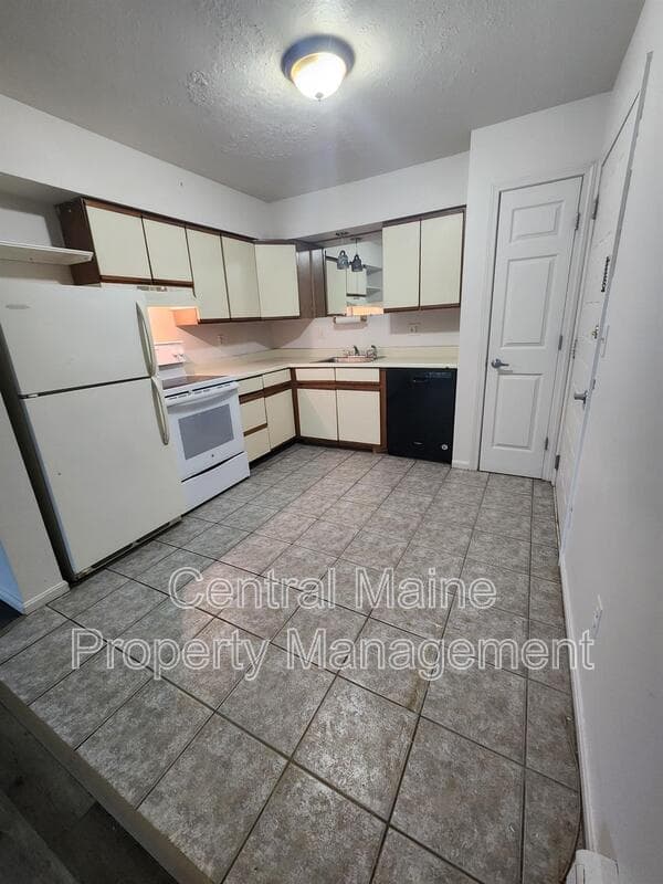 Lewiston Condo: 184 Randall Rd #4