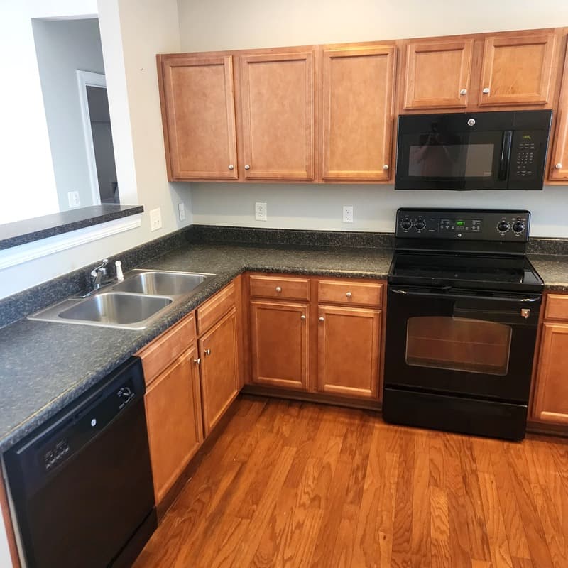 Greenville House: 364 Easterlin Way