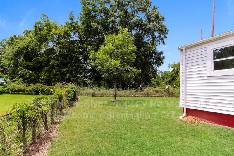Birmingham House: 208 22nd St. Sw