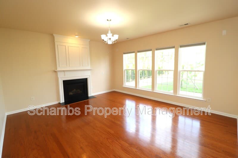 Raleigh House: 12554 Honeychurch St