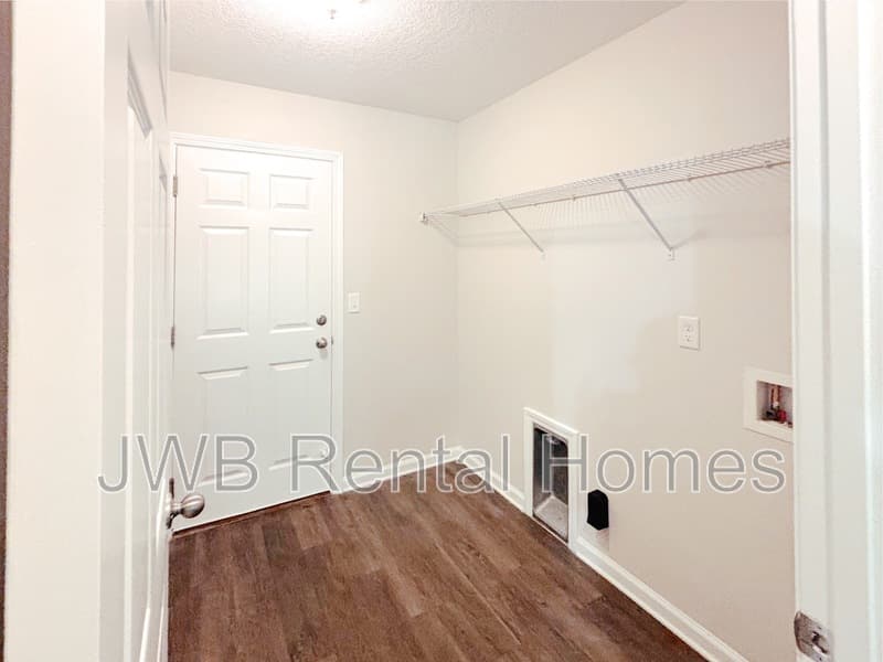 Jacksonville House: 4016 Spring Glen Rd