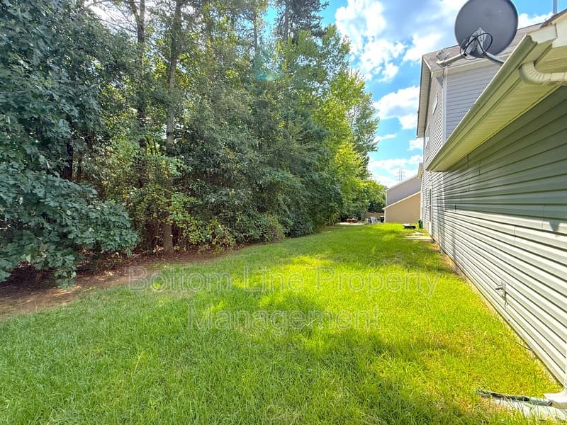 Charlotte House: 1320 Ben Livingston Rd