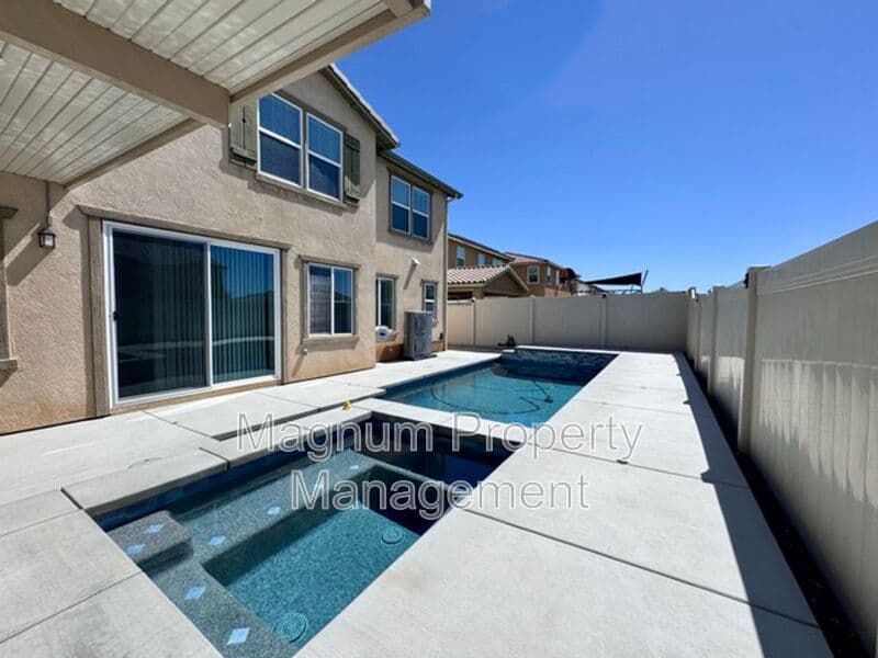 Murrieta House: 30197 Slate St