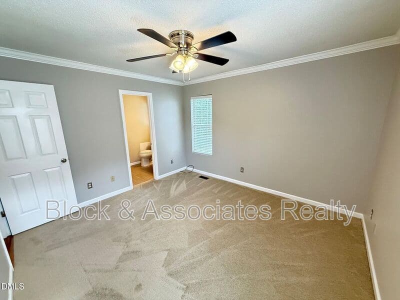 Wake Forest House: 610 E Jones Avenue
