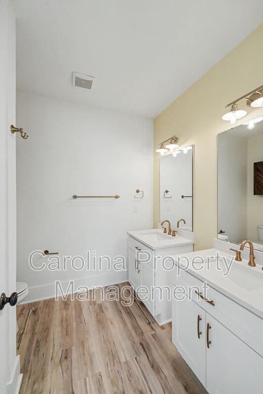 Charlotte House: 1521 Walton Rd