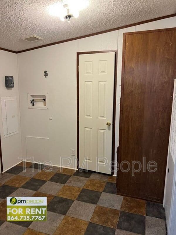 Easley House: 920 Prince Perry Rd.