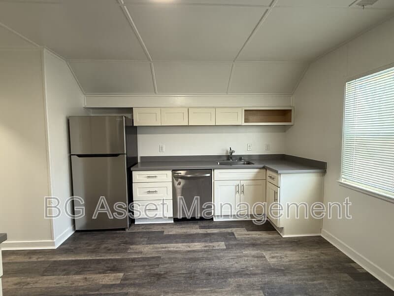 Oakland Condo: 7878 Ney Avenue