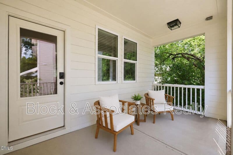Raleigh House: 2815-101 Wilcox Place