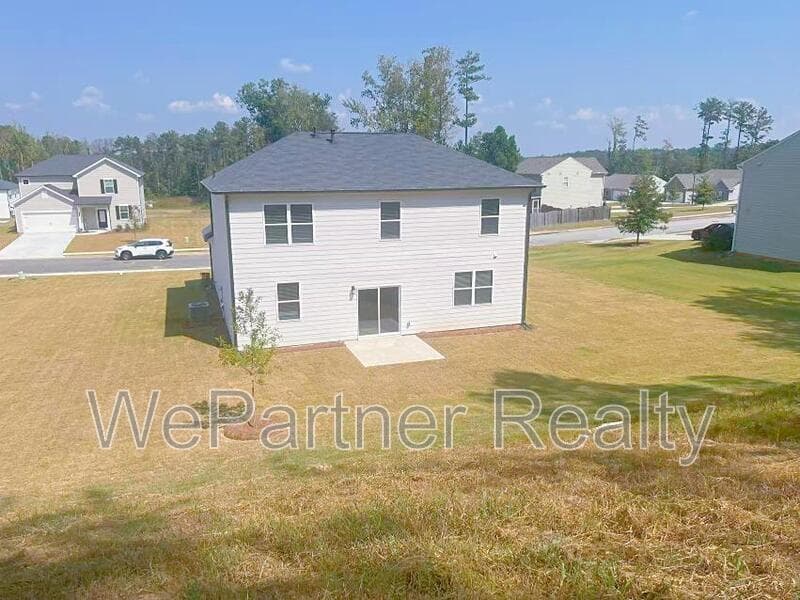 Douglasville House: 7225 Lacey Dr