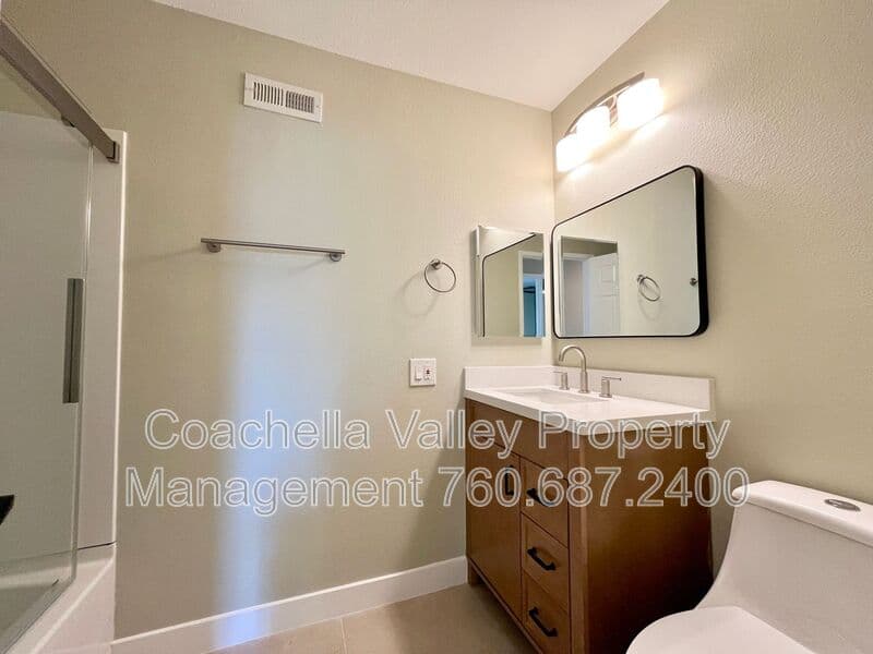 Palm Desert House: 76723 New York Ave