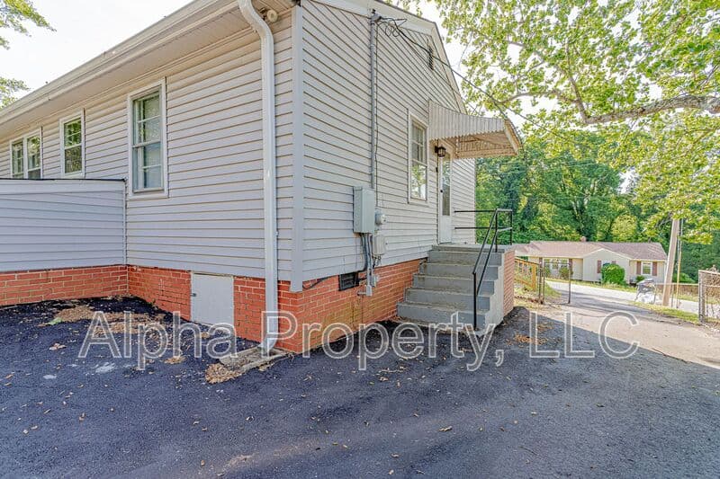 Greenville House: 14 Melvin Drive