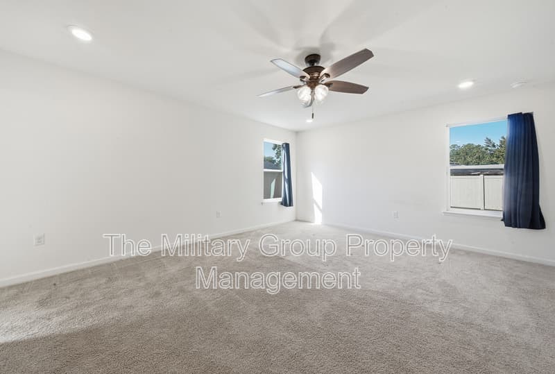 Jacksonville House: 6506 Sandler Lakes Drive