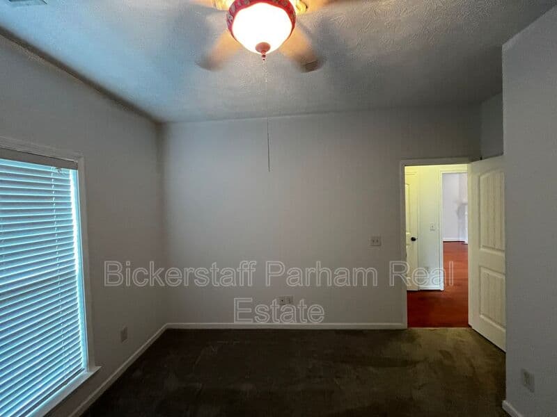 Columbus House: 7013 Imperial Way